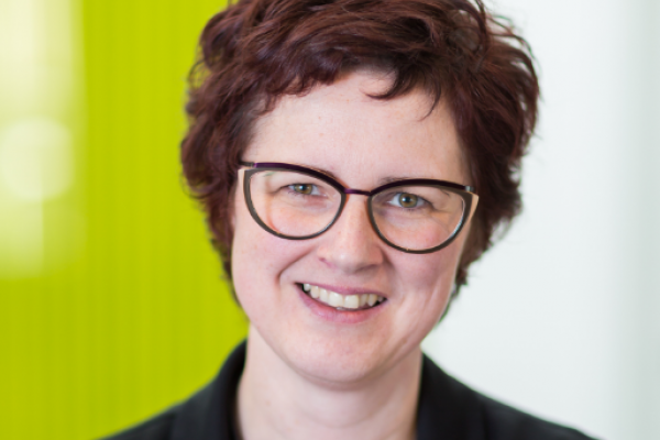 Ines Van Hoof